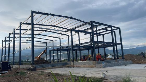 Prefabrykowane konstrukcje stalowe budynki przemysłowe Szpa prefabrykowany magazyn