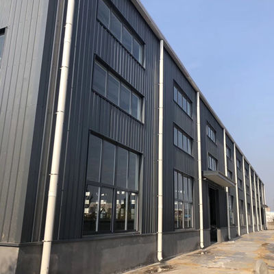 Uniwersalna konstrukcja stalowa z galwanizowanym malowaniem i opcjami projektowania okien z stopów aluminium