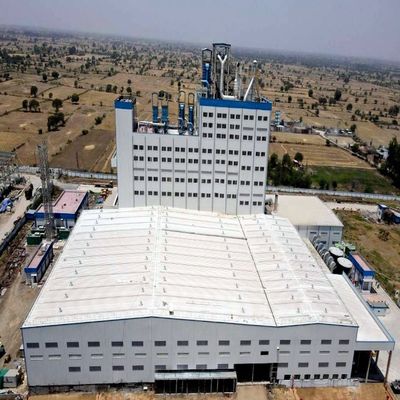 Wiatroodporny magazyn ze stalowej konstrukcji ocynkowanej lub malowanej z budynkiem o szerokim rozstawie stalowych ram