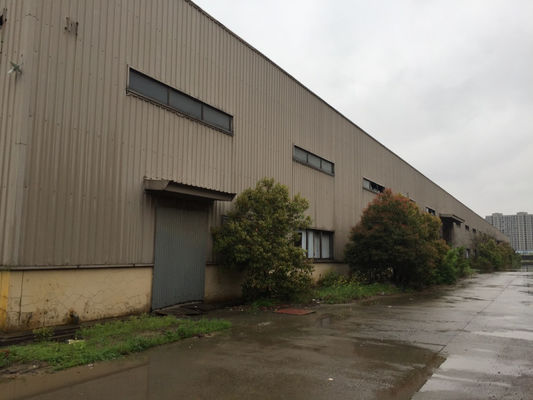 Q235B Warsztaty konstrukcji stalowych / warsztaty metalowe z dostosowywalnymi kolorami i strukturą purlin