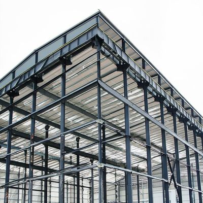 Hala stalowa z konstrukcją ze stali europejskiej S235 i S355 walcowanej na gorąco oraz obróbką powierzchniową malowaniem